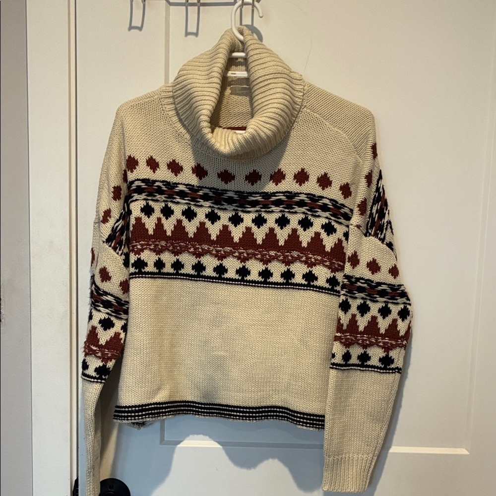Cozy Cream and Blue oversized Patterned Turtleneck Sweater. B16